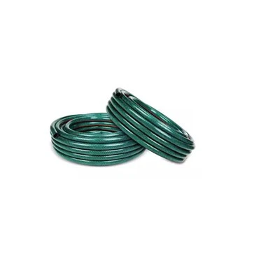 Quels types d'embouts conviennent pour laver le mobilier de jardin avec un tuyau d'arrosage en PVC ?